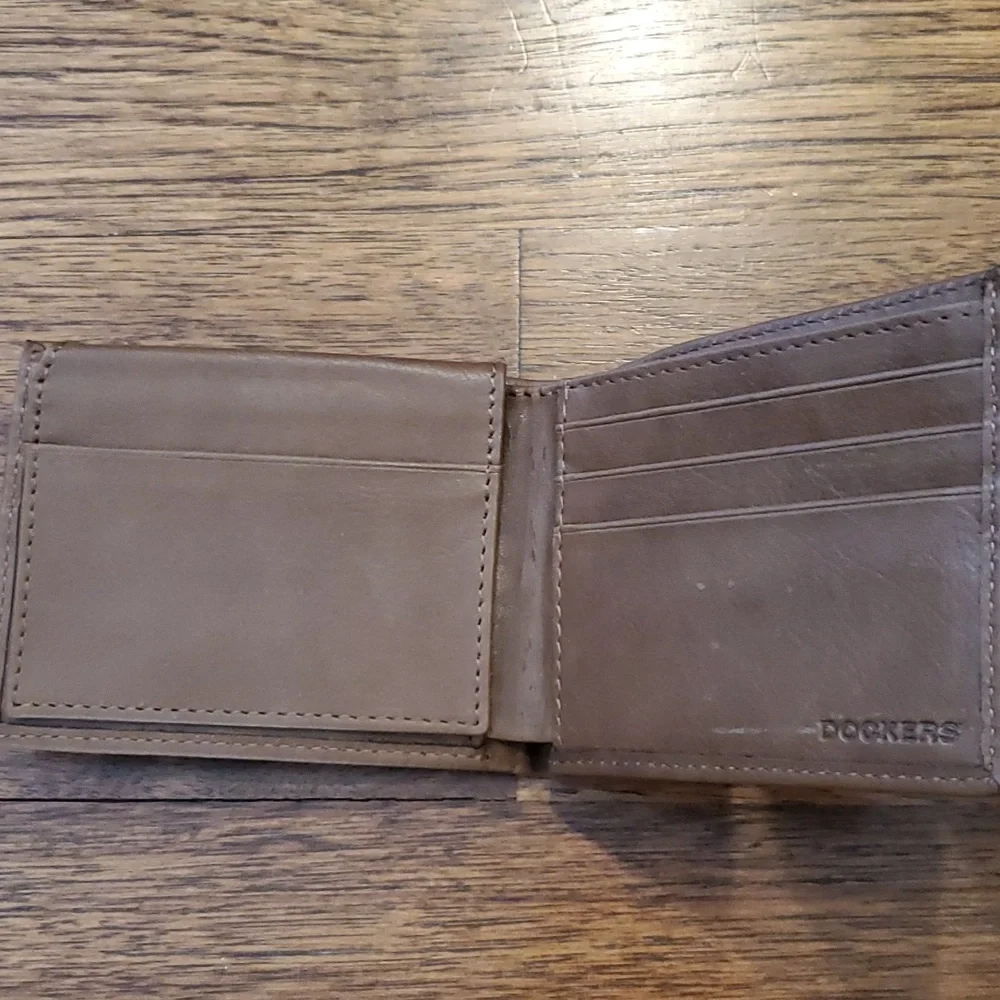 Mens Dockers brown anchor embossed bifold wallet